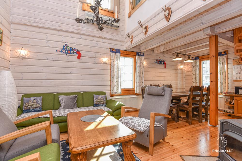 Villa Erika in Nida Zentrum - Blockhaus mit einem Hof und Terrasse