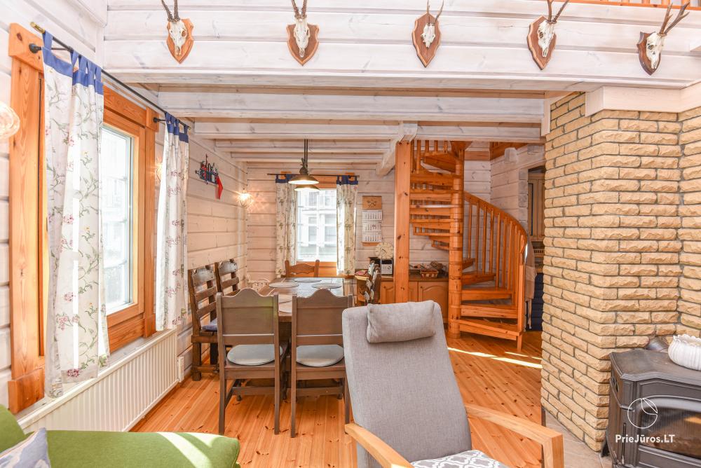 Villa Erika in Nida Zentrum - Blockhaus mit einem Hof und Terrasse
