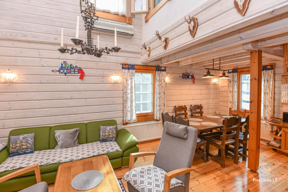 Villa Erika in Nida Zentrum - Blockhaus mit einem Hof und Terrasse