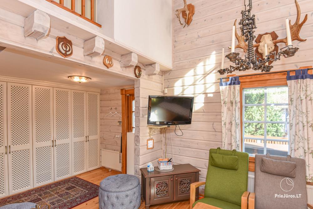 Villa Erika in Nida Zentrum - Blockhaus mit einem Hof und Terrasse