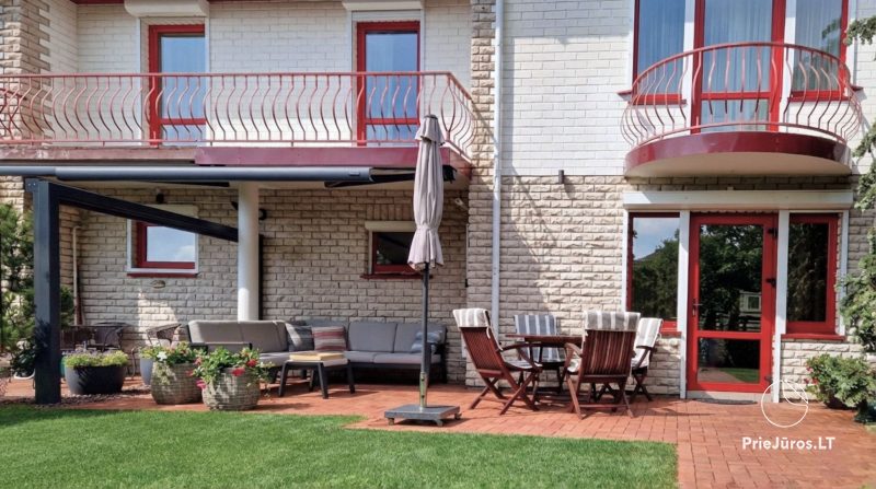 Gemütliches Ferienhaus Family Inn mit Terrasse