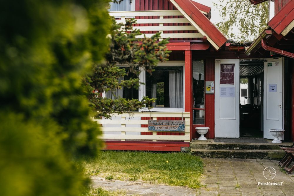 Hostel „El Nido“ am Lagunen-Ufer in Nida