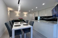 Moderne und elegante Dreizimmerwohnung im Zentrum von Nida