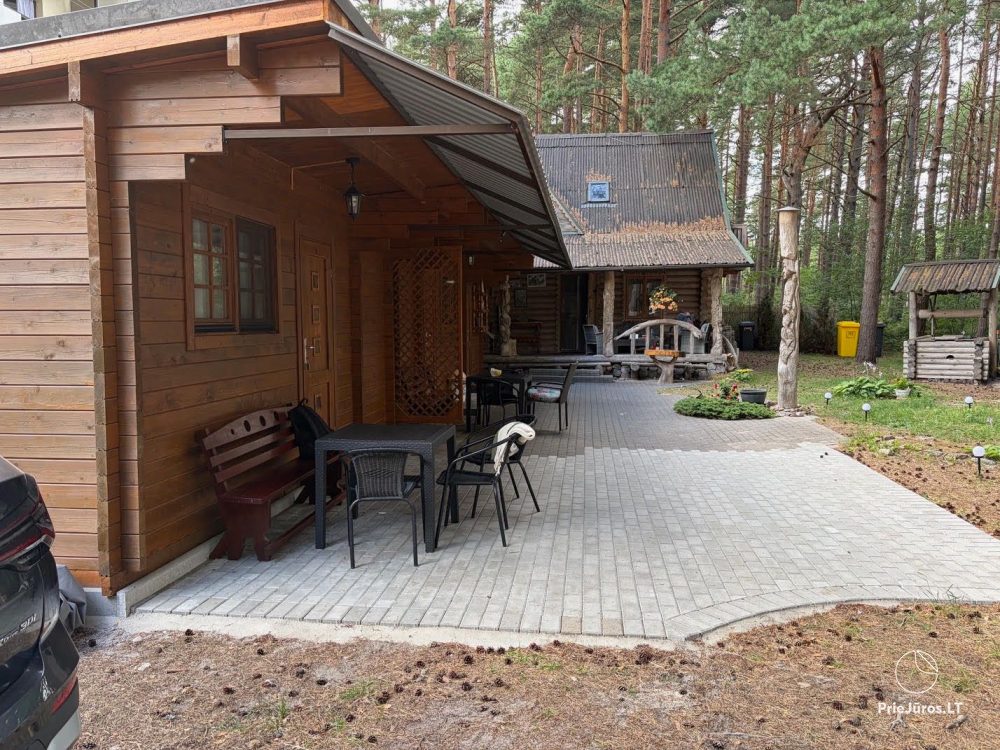 Hütten im Kiefernwald von Palanga, am Meer und Apartments in „Malūno vilos“