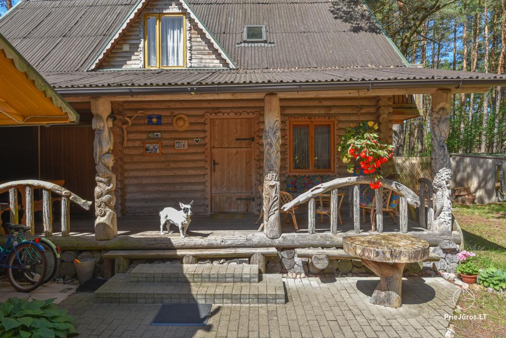 Hütten im Kiefernwald von Palanga, am Meer und Apartments in „Malūno vilos“