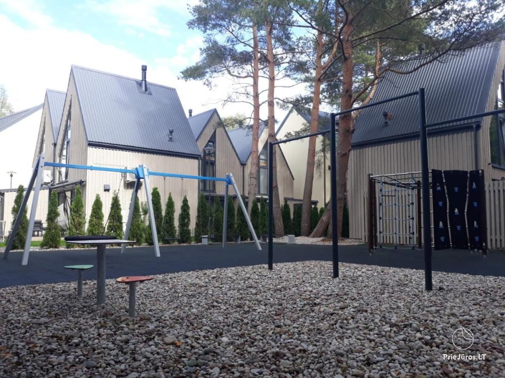Zwei Ferienhäuser mit Swimmingpool zu vermieten Čiki-Puki Pajūrys