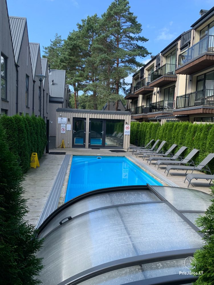 Zwei Ferienhäuser mit Swimmingpool zu vermieten Čiki-Puki Pajūrys
