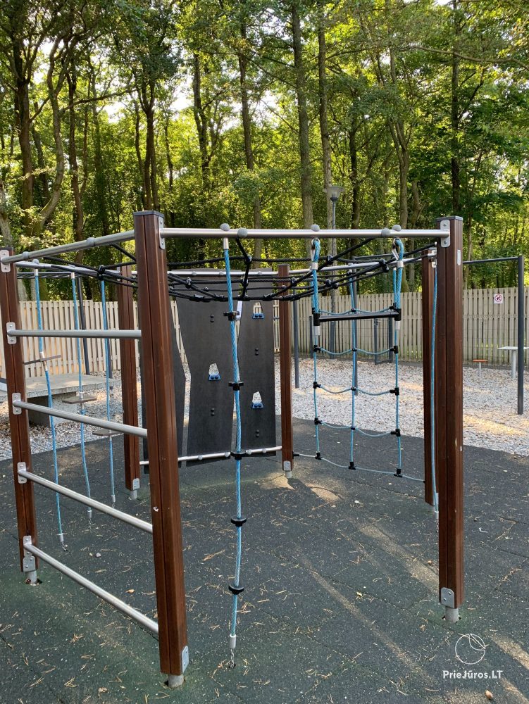 Zwei Ferienhäuser mit Swimmingpool zu vermieten Čiki-Puki Pajūrys