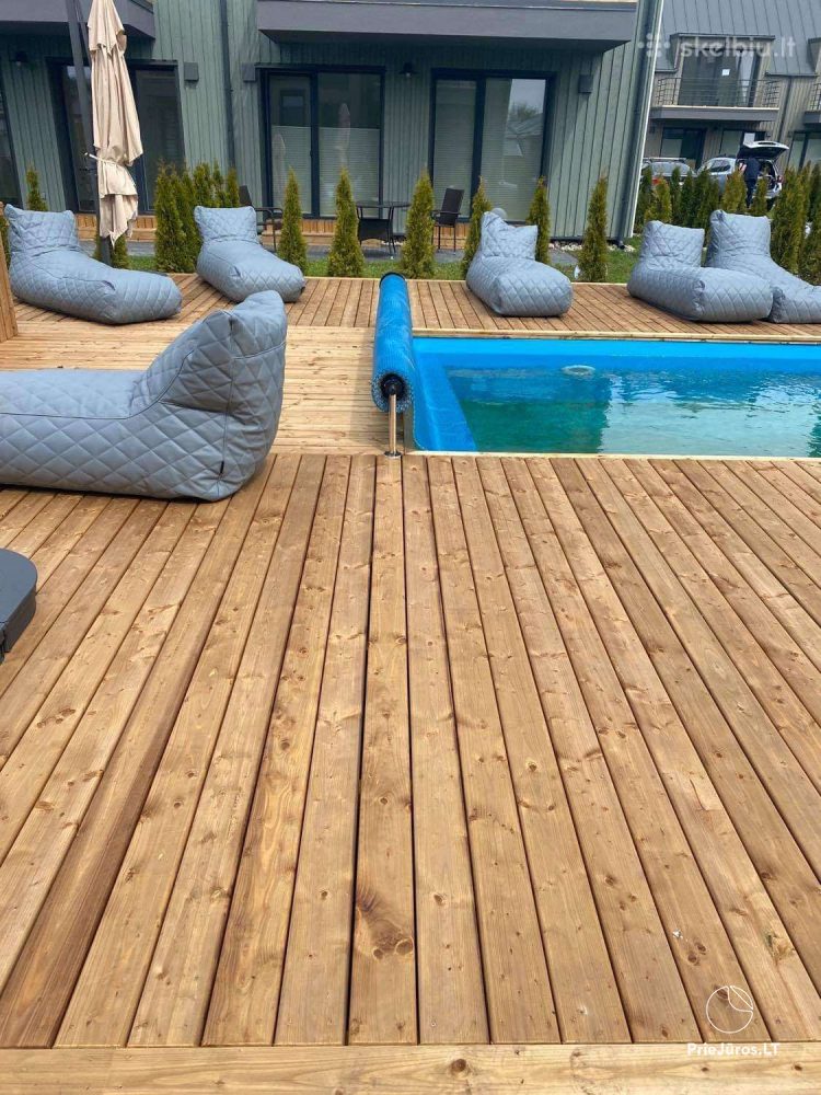Apartment Furfa in Palanga, in Kunigiskiai. Pool im Hof