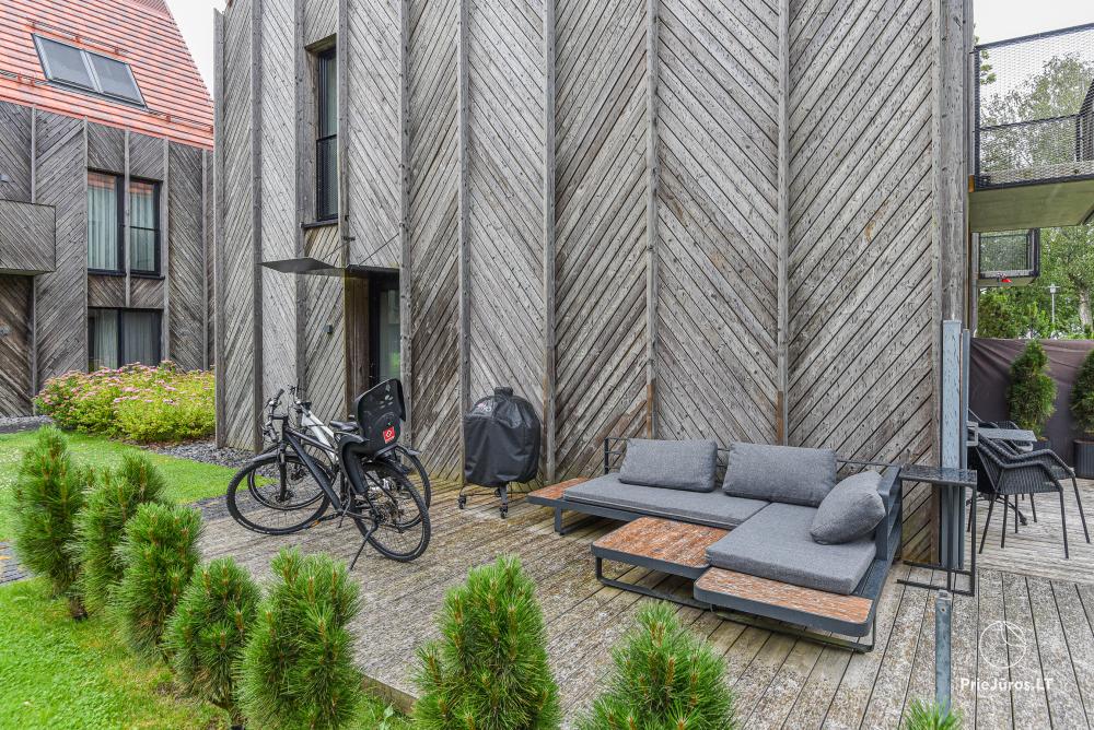 Neue Wohnung in der Nähe der Kurischen Lagune im 1. Stock mit großer Terrasse