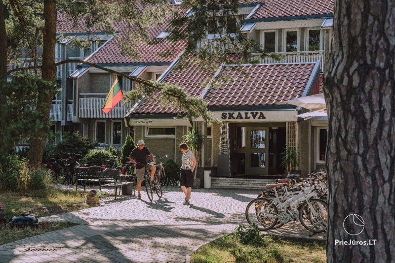 Gästehaus „SKALVA“ in Nida: wo die Lagune auf die Ruhe des Kiefernwaldes trifft!