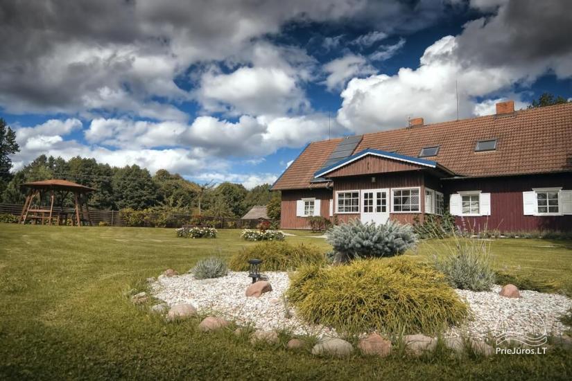 Ferienwohnungen, Zimmer, Ferienhütten, Camping, Haus mit Halle Sodyba prie jūros - 1