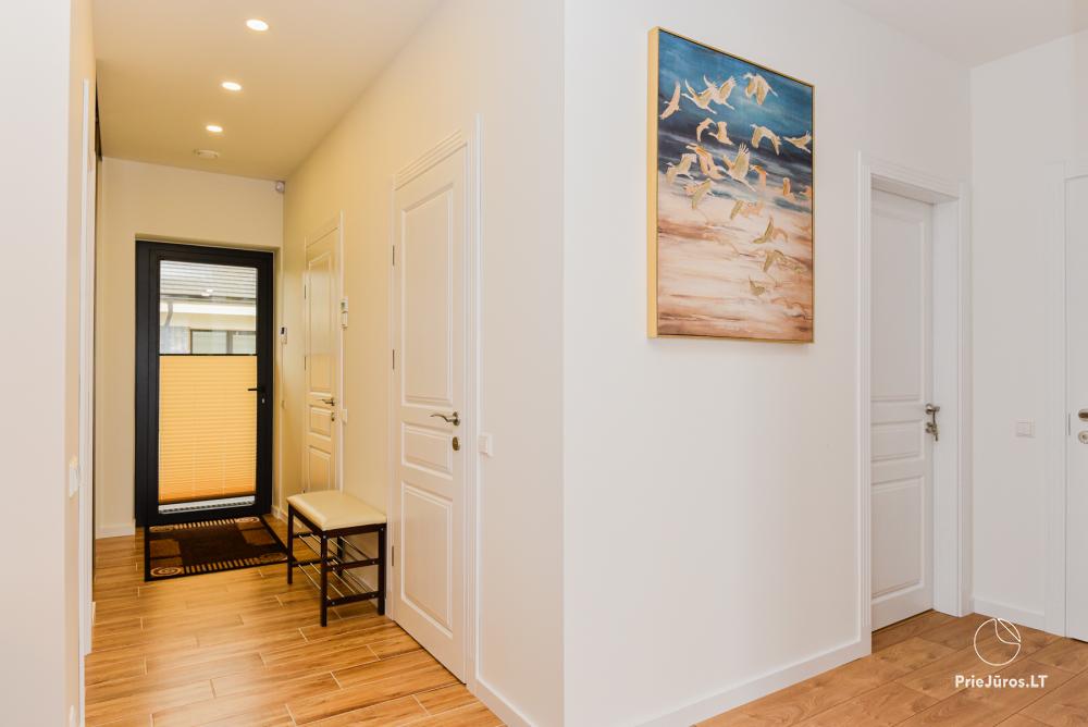Geräumige, neue Wohnung Melyna jura mit Terrasse und Gartenmöbeln