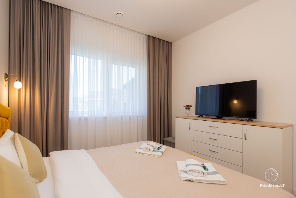 Geräumige, neue Wohnung Melyna jura mit Terrasse und Gartenmöbeln