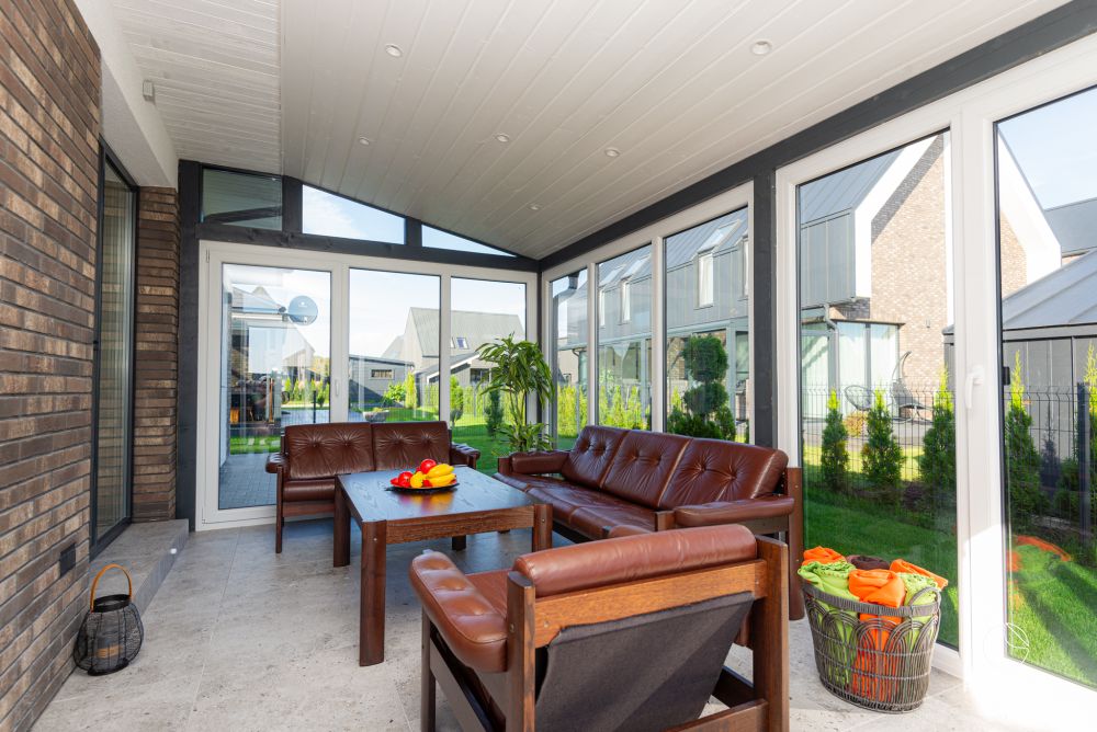 Geräumige, neue Wohnung Melyna jura mit Terrasse und Gartenmöbeln