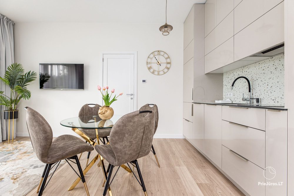 Basom home – Mein Meer 3, Kunigiškiai – Apartments mit Terrasse neben einem Öko-Pool, wunderschöne grüne Umgebung