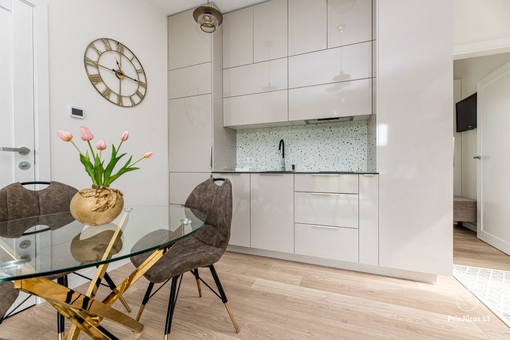 Basom home – Mein Meer 3, Kunigiškiai – Apartments mit Terrasse neben einem Öko-Pool, wunderschöne grüne Umgebung