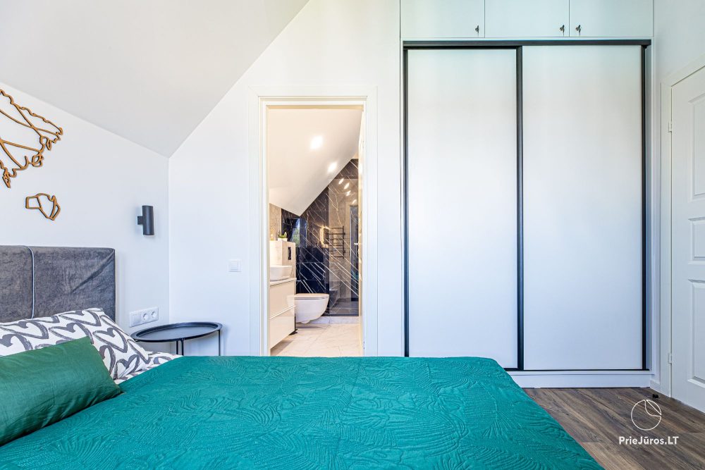 Jūržolė Home twins 1-2 – Kunigiškiai – zwei Sechs-Personen-Ferienhäuser mit Pool im Hof, Meer 600m