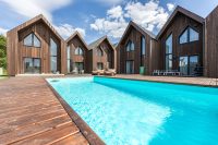 Jūržolė Home twins 1-2 – Kunigiškiai – zwei Sechs-Personen-Ferienhäuser mit Pool im Hof, Meer 600m