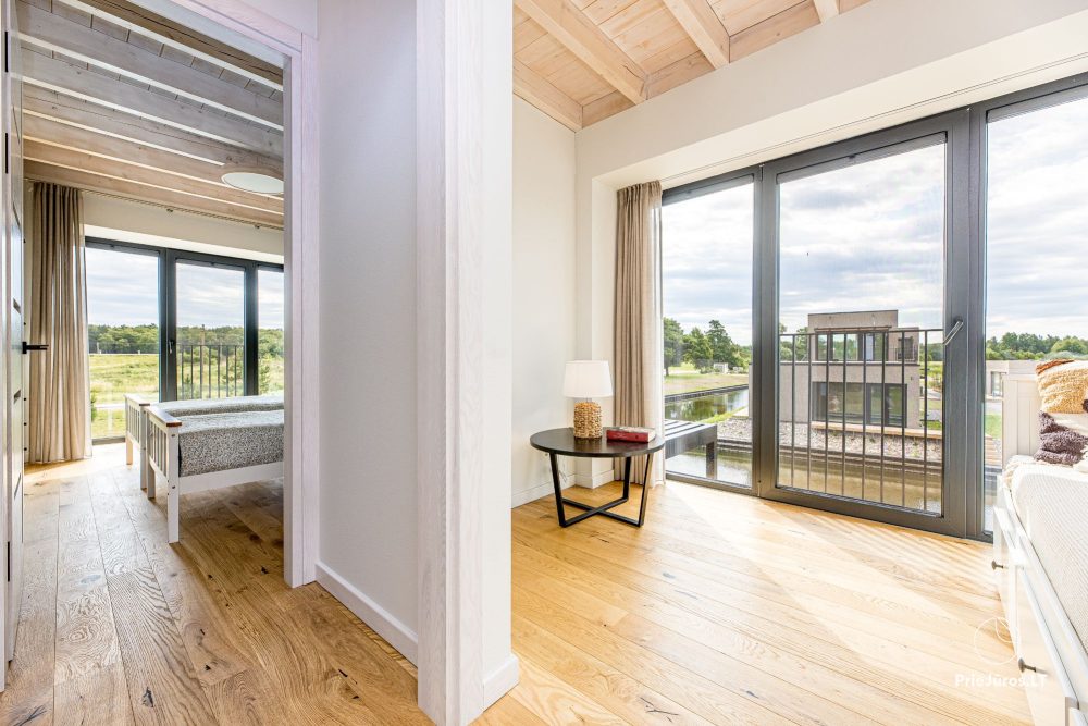 Hausvermietung ‚Flaghouse‘ in Svencelė – ein einzigartiger Ort für Erholung für sechs Personen, 3 Schlafzimmer, 2 Terrassen, Grill