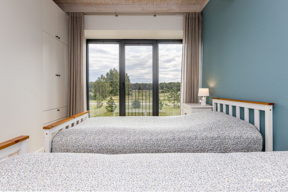 Hausvermietung ‚Flaghouse‘ in Svencelė – ein einzigartiger Ort für Erholung für sechs Personen, 3 Schlafzimmer, 2 Terrassen, Grill