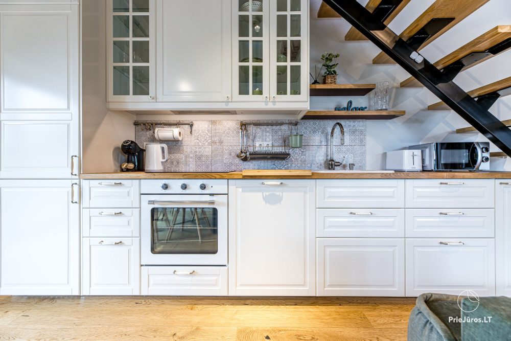 Hausvermietung ‚Flaghouse‘ in Svencelė – ein einzigartiger Ort für Erholung für sechs Personen, 3 Schlafzimmer, 2 Terrassen, Grill