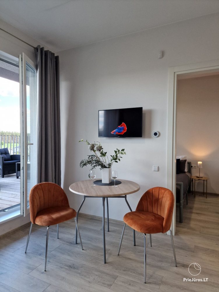 Apartments mit Terrasse „Silver Apartment“, Mano Jūra 2, Kunigiškiai