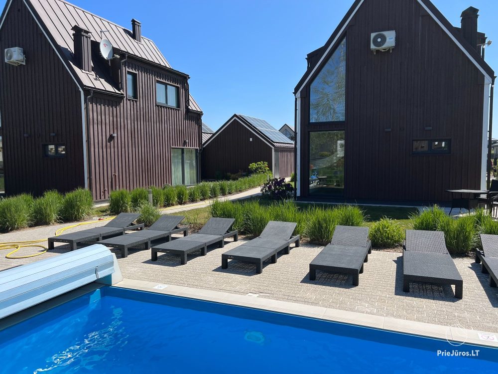 Villa zu vermieten im Komplex „Gintarine Smilga“. Pool im Hof, 400 Meter zum Meer