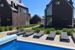 Villa zu vermieten im Komplex „Gintarine Smilga“. Pool im Hof, 400 Meter zum Meer