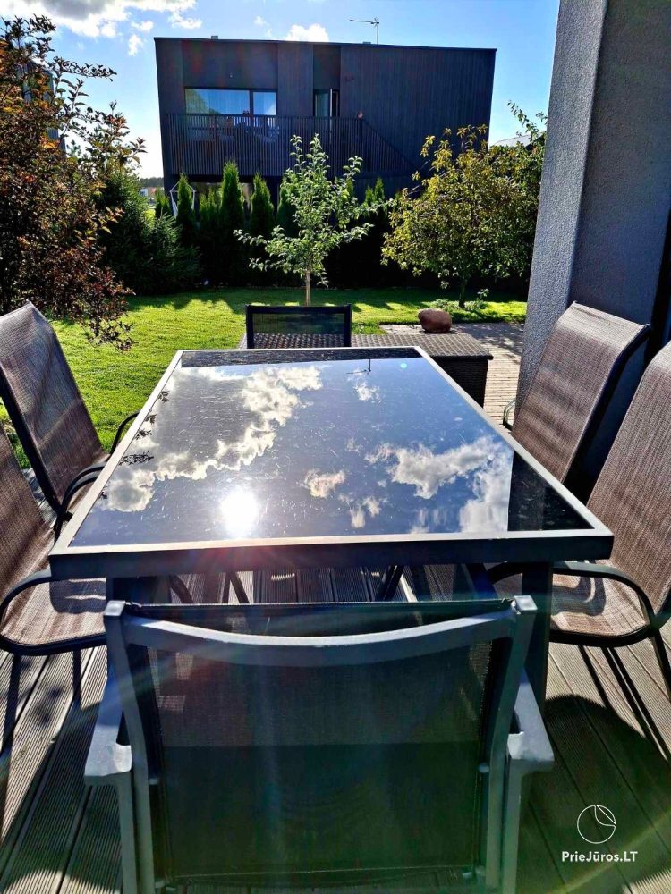 Sea Garden – Ferienhaus mit Pool in Kunigiškiai