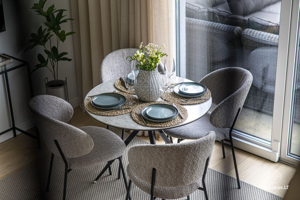 Fabula home - Monciškės - 2-Zimmer, geräumiges Cottage mit Terrasse für vier Personen im neuen J7 Beržas-Komplex mit Pools, Saunen und Grill