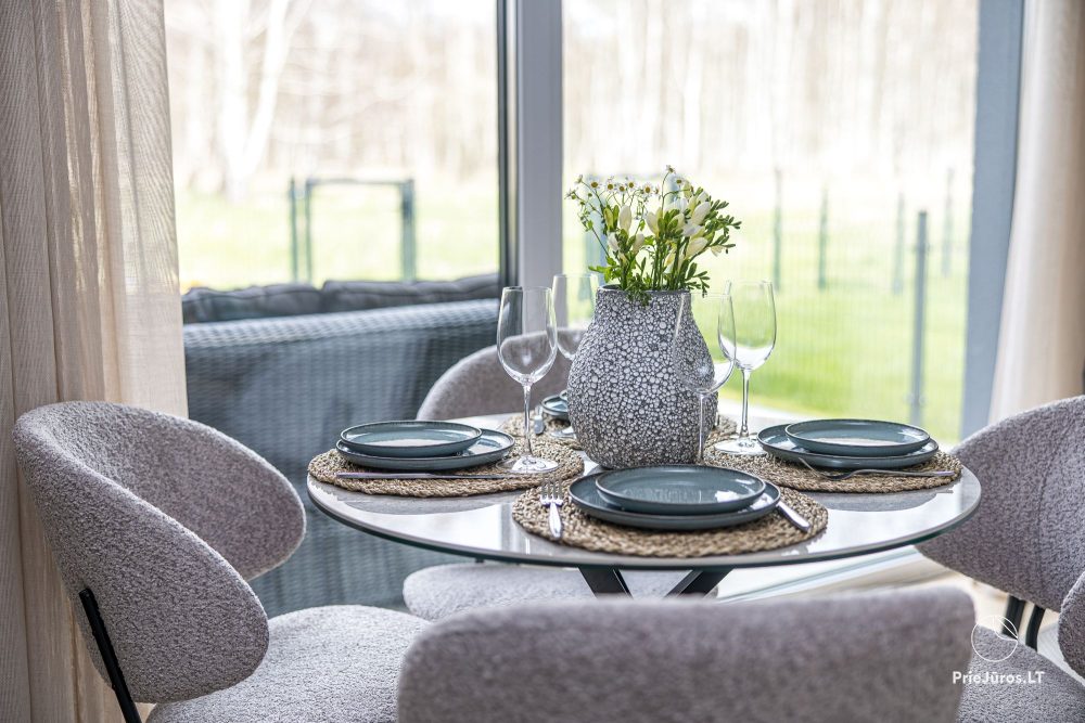 Fabula home - Monciškės - 2-Zimmer, geräumiges Cottage mit Terrasse für vier Personen im neuen J7 Beržas-Komplex mit Pools, Saunen und Grill