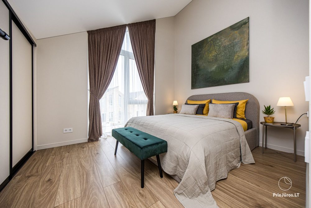 Lyrika home - in Monciškės - geräumiges Stadthaus mit 2 Schlafzimmern und Terrasse für vier Personen, im neuen Viertel J7 Beržas mit Pools, Saunen und Grill