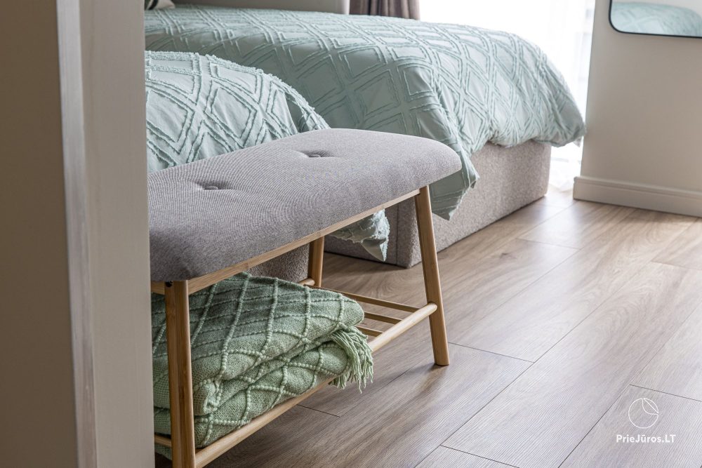 Lyrika home - in Monciškės - geräumiges Stadthaus mit 2 Schlafzimmern und Terrasse für vier Personen, im neuen Viertel J7 Beržas mit Pools, Saunen und Grill