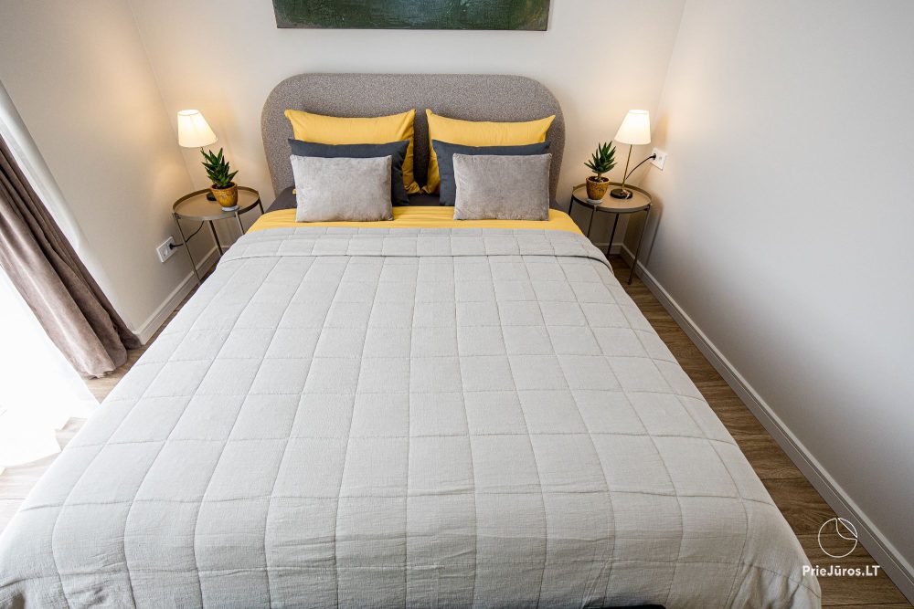 Lyrika home - in Monciškės - geräumiges Stadthaus mit 2 Schlafzimmern und Terrasse für vier Personen, im neuen Viertel J7 Beržas mit Pools, Saunen und Grill