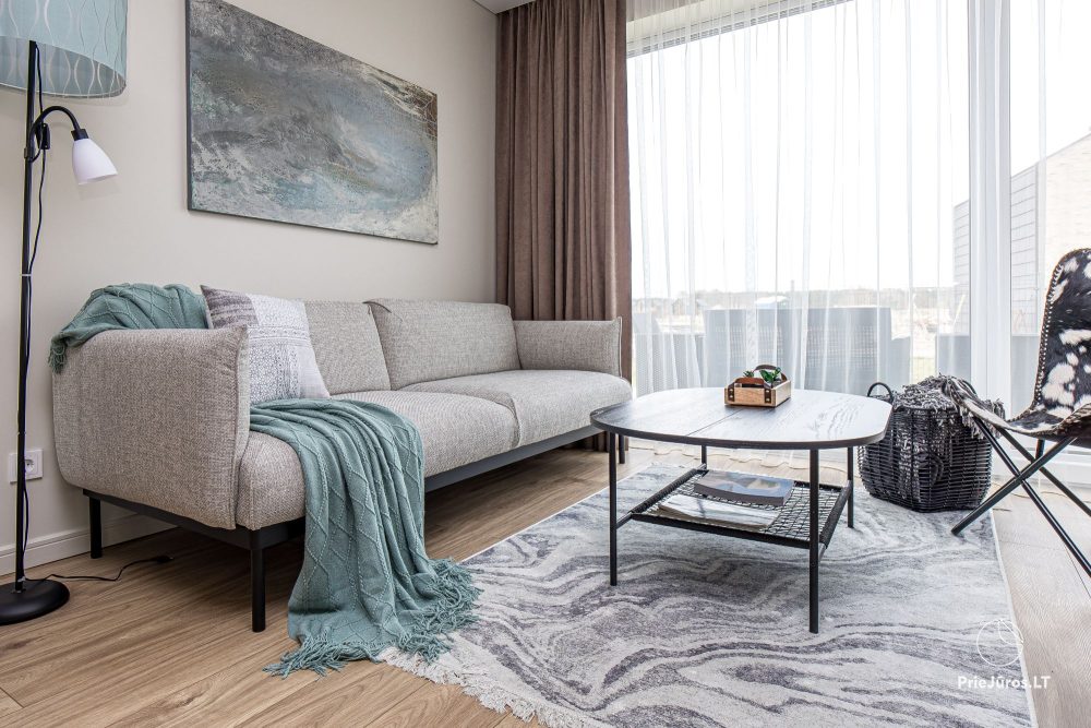 Lyrika home - in Monciškės - geräumiges Stadthaus mit 2 Schlafzimmern und Terrasse für vier Personen, im neuen Viertel J7 Beržas mit Pools, Saunen und Grill