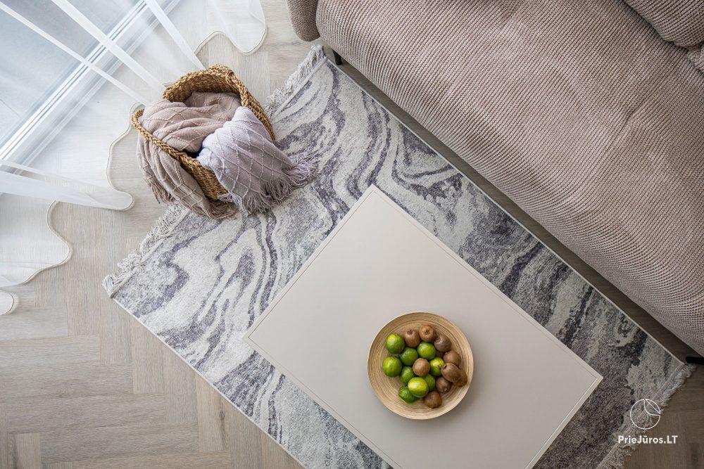 Novelė home - Geräumiges Zweizimmer-Cottage mit Terrasse für vier Personen in Monciškėse, im neuen Viertel J7 Beržas mit Pools und Saunen, Grill
