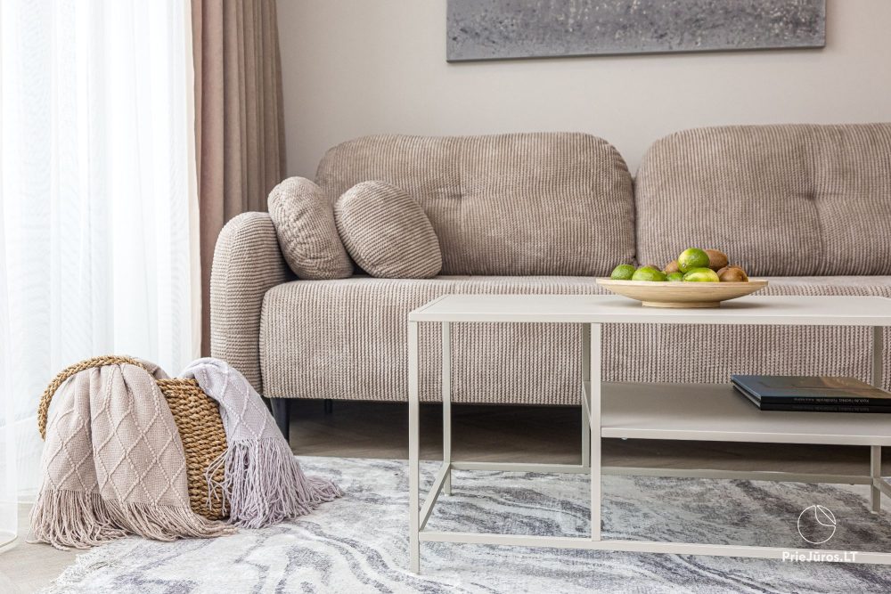 Novelė home - Geräumiges Zweizimmer-Cottage mit Terrasse für vier Personen in Monciškėse, im neuen Viertel J7 Beržas mit Pools und Saunen, Grill