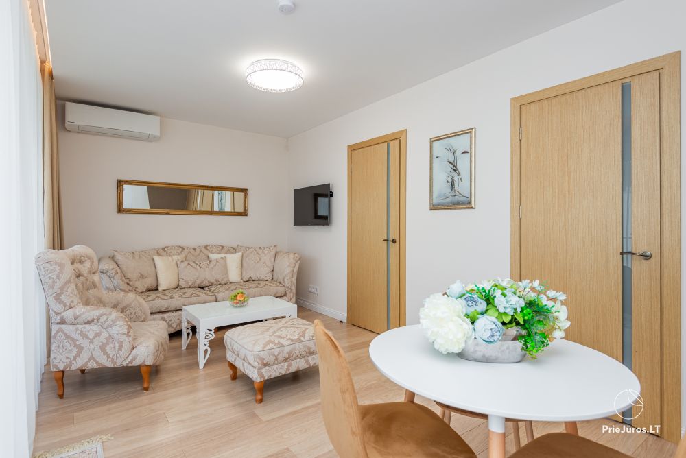 Apartment mit zwei Schlafzimmern in der Gegend von Vanagupe