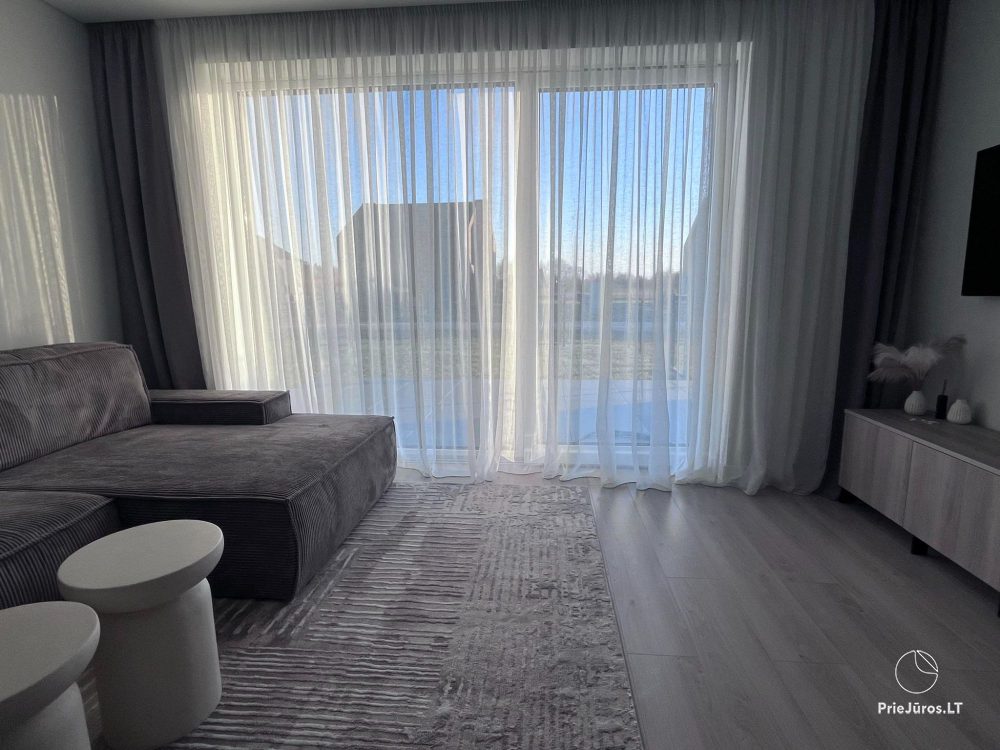 Ferienhaus in Monciskes, im Komplex J7. Beheizter Pool, Bad, Sonnenliegen