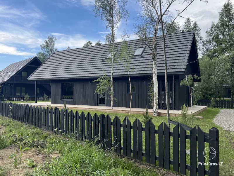 Geräumiges (80 m²) Haus mit drei Schlafzimmern in Sventoji. Für 2-3 Familien, bis zu 10 Personen