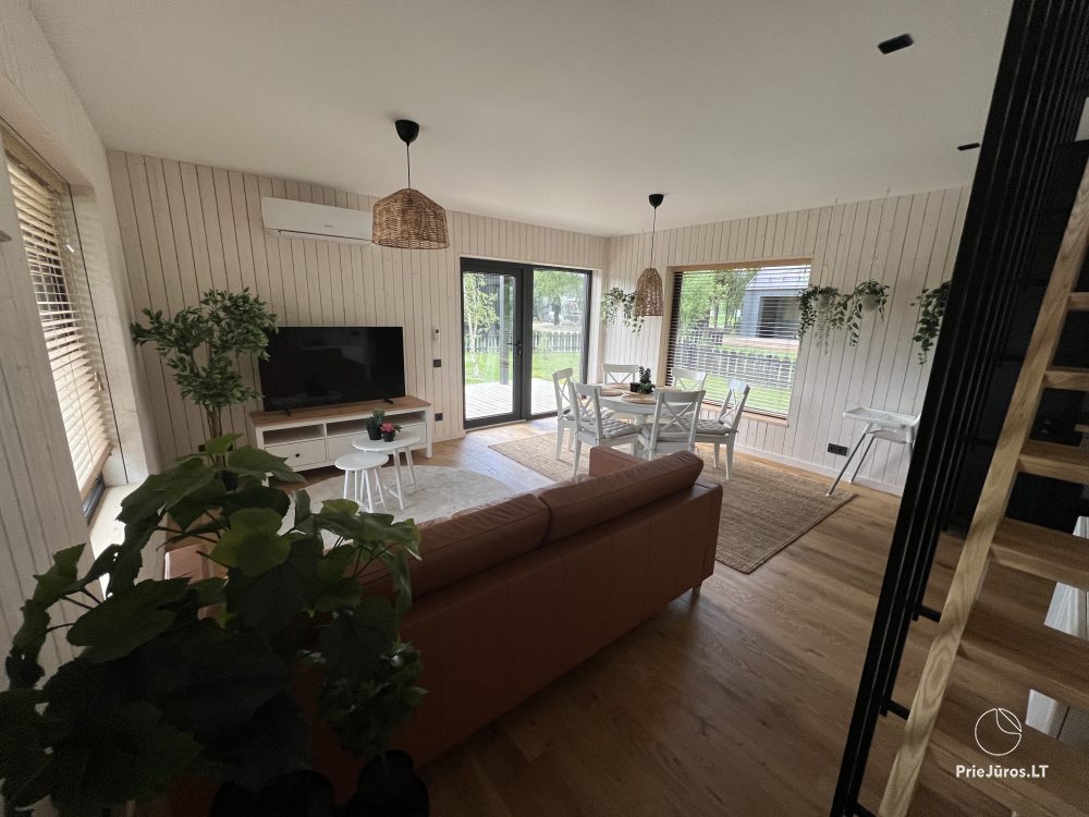 Geräumiges (80 m²) Haus mit drei Schlafzimmern in Sventoji. Für 2-3 Familien, bis zu 10 Personen