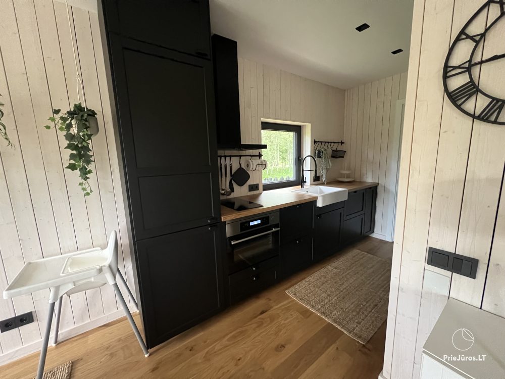 Geräumiges (80 m²) Haus mit drei Schlafzimmern in Sventoji. Für 2-3 Familien, bis zu 10 Personen