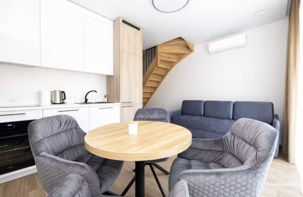 2-Zimmer-Ferienhaus für eine Familie im Privatviertel J7 in Monciškės