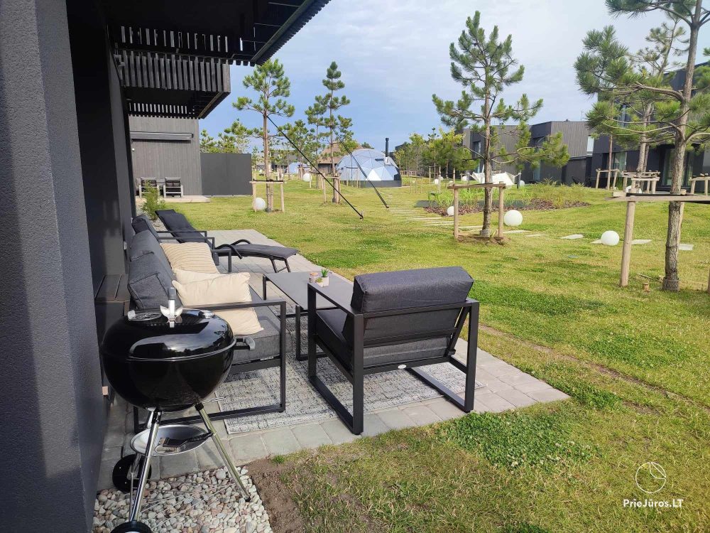 2-Zimmer-Wohnung zu vermieten mit privater Terrasse, Parkplatz, Abstellraum.