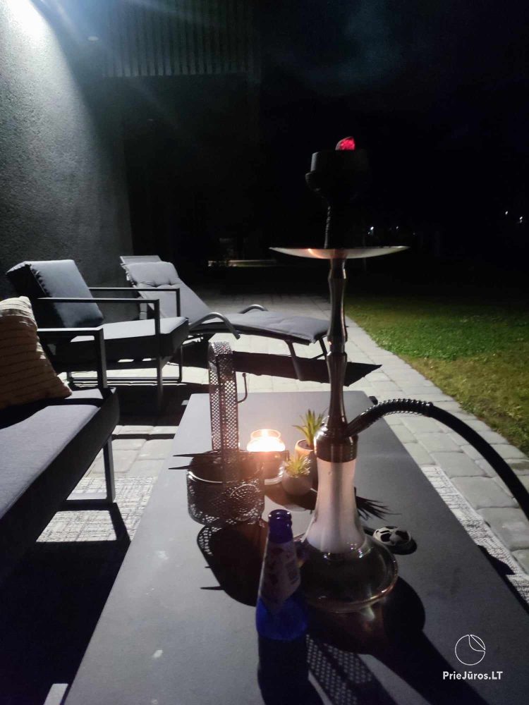 2-Zimmer-Wohnung zu vermieten mit privater Terrasse, Parkplatz, Abstellraum.