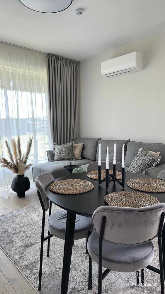 2-Zimmer-Wohnung zu vermieten mit privater Terrasse, Parkplatz, Abstellraum.