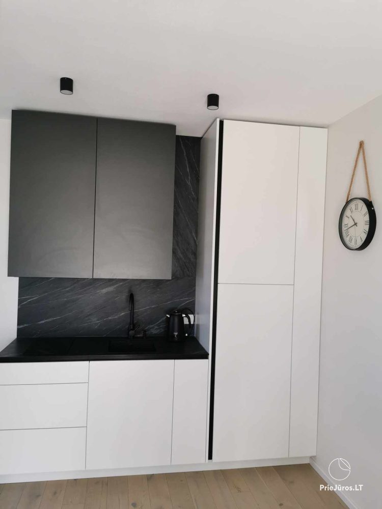 2-Zimmer-Wohnung zu vermieten mit privater Terrasse, Parkplatz, Abstellraum.
