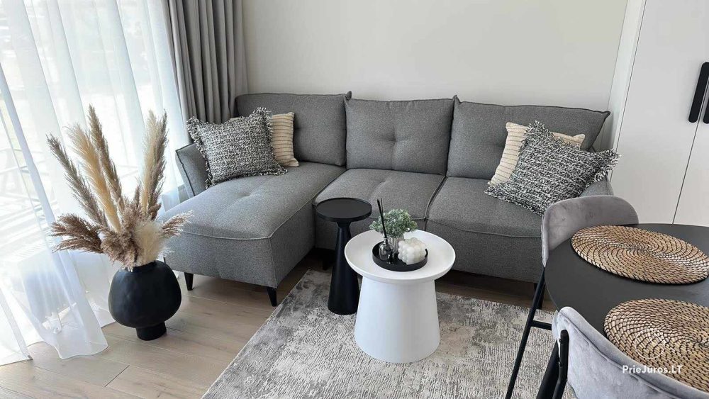 2-Zimmer-Wohnung zu vermieten mit privater Terrasse, Parkplatz, Abstellraum.