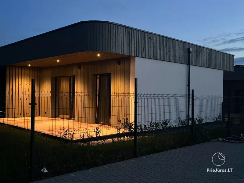 Einstöckiges Ferienhaus „Brauni Modern“ in Kunigiškiai